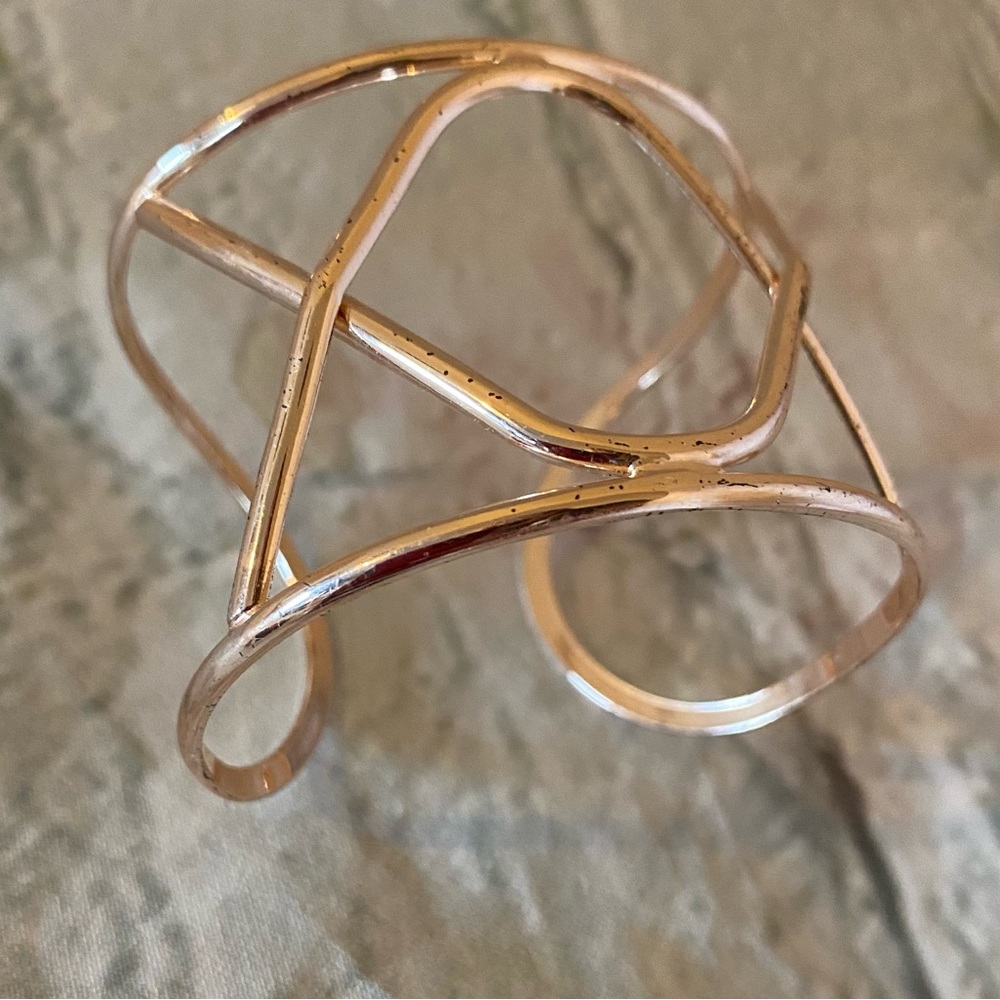Rose gold cuff bracelet 🌹
